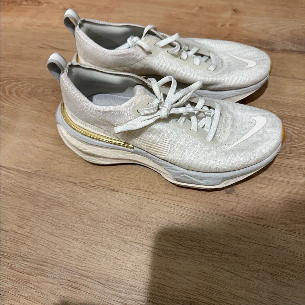 Nike Invincible Sneakers - Picture 3 of 10